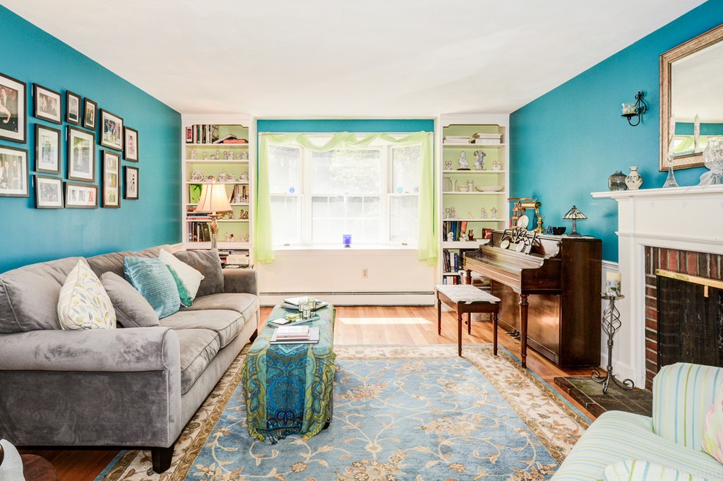 61 Warren Road Ashland, MA 01721 - Photo 2 of 30 Gallery Image 2