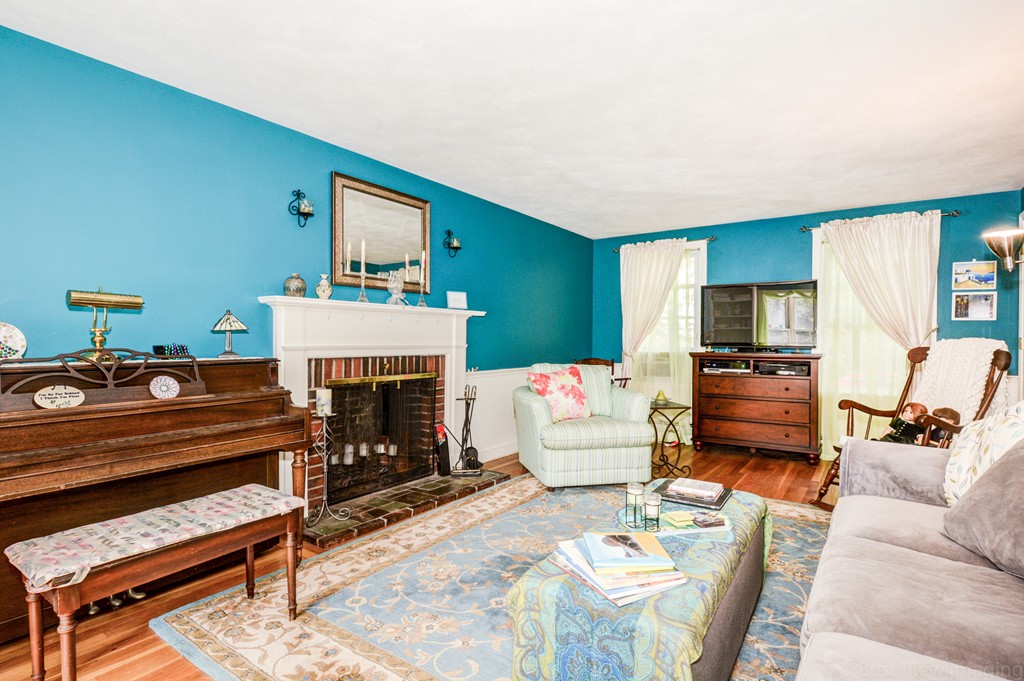 61 Warren Road Ashland, MA 01721 - Photo 4 of 30 Gallery Image 4