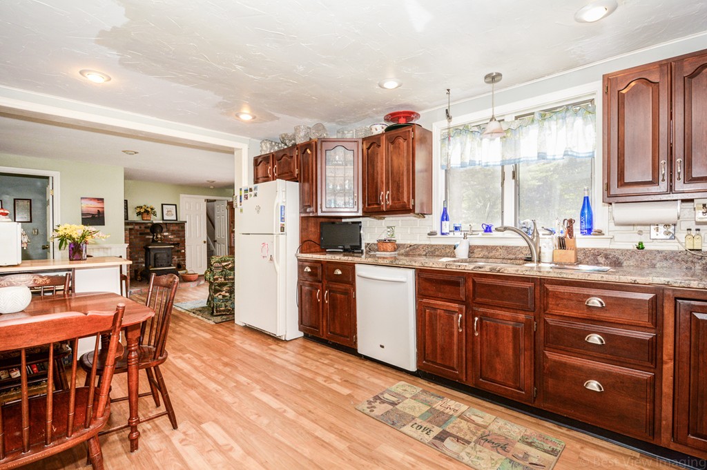 61 Warren Road Ashland, MA 01721 - Photo 7 of 30 Gallery Image 7