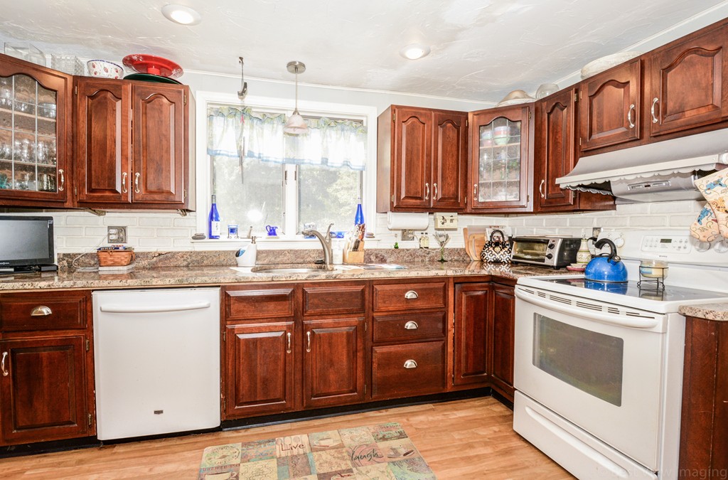 61 Warren Road Ashland, MA 01721 - Photo 8 of 30 Gallery Image 8