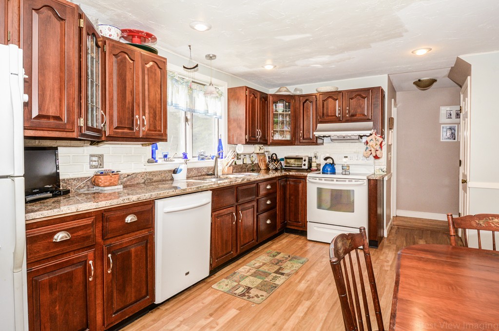 61 Warren Road Ashland, MA 01721 - Photo 9 of 30 Gallery Image 9