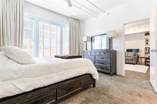 $2,100 | 909 Lafayette Street, Unit 5, New Orleans, LA 70112