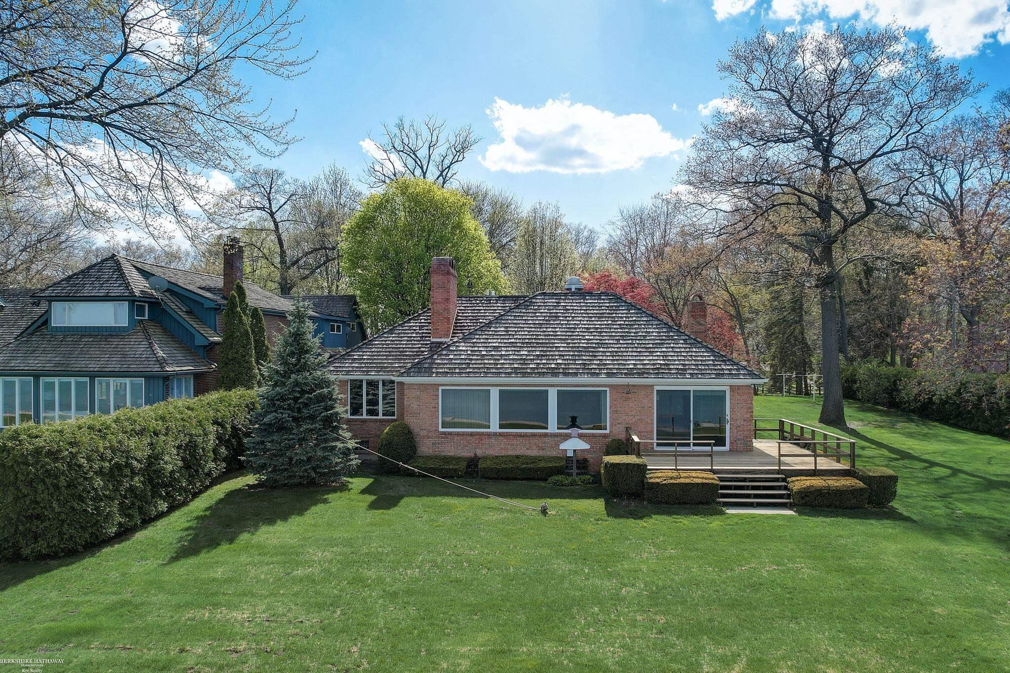 4880 Lakeshore Road Fort Gratiot, MI 48059 - Photo 61 of 69 50142242-045cf99d-c4a5-4c7e-88f7-4c7daf202177.JPG