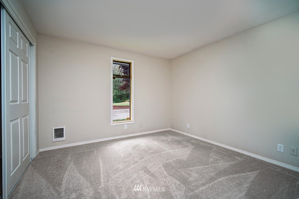 24318 4th Avenue Southeast Bothell, WA 98021 - Photo 14 of 25