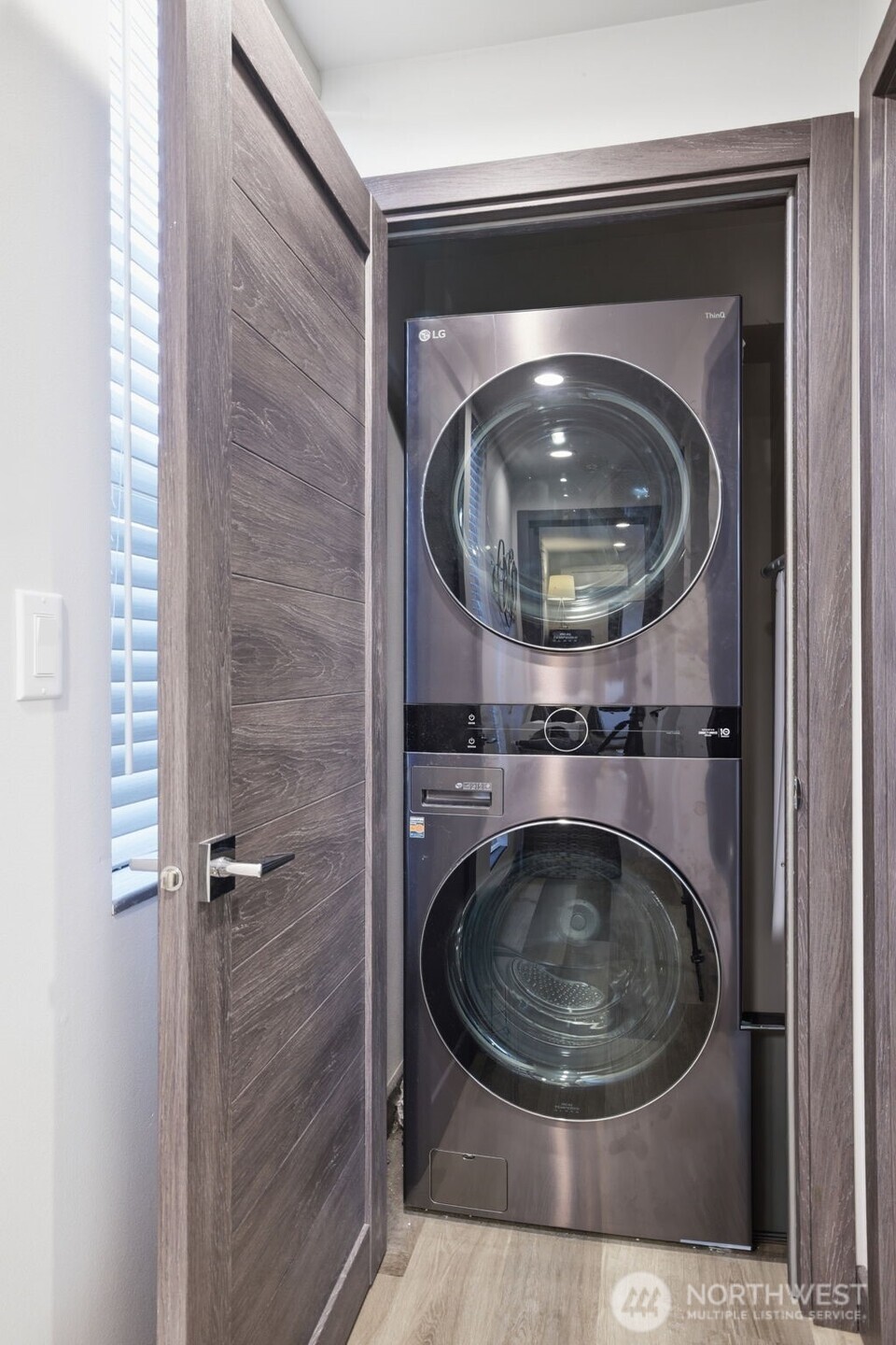 5620 California Avenue Southwest, Unit A Seattle, WA 98136 - Photo 31 of 40