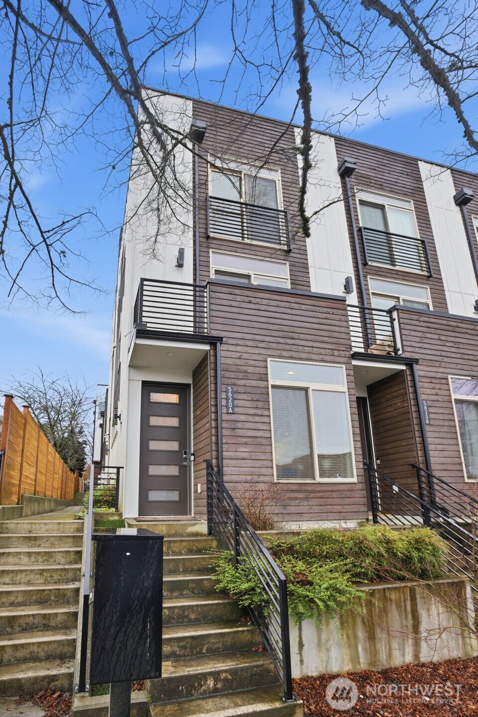 5620 California Avenue Southwest, Unit A Seattle, WA 98136 - Photo 4 of 40