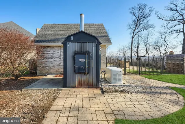 $1,525,000 | 4440 Beards School Road, Spring Grove, PA 17362