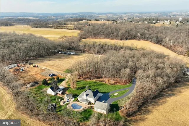 $1,525,000 | 4440 Beards School Road, Spring Grove, PA 17362