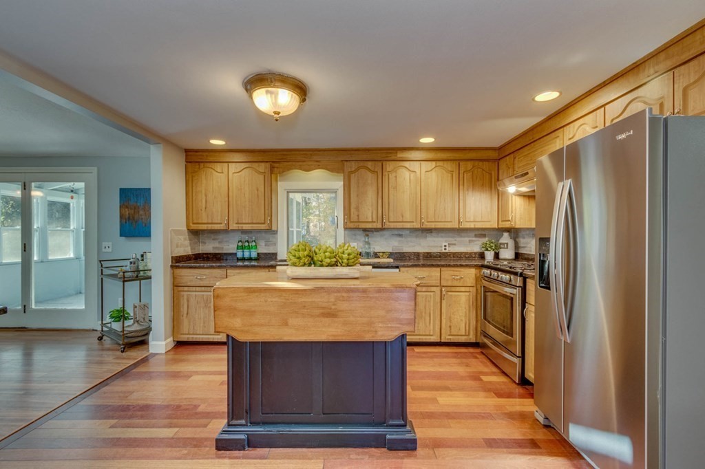 8 Hidden Valley Road Westford, MA 01886 - Photo 9 of 42 Gallery Image 9
