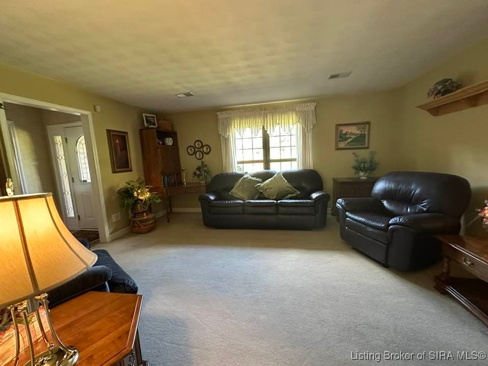2207 West Robin Road Scottsburg, IN 47170 - Photo 31 of 80 Large living room