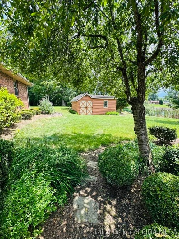 2207 West Robin Road Scottsburg, IN 47170 - Photo 60 of 80 Shed Stays!
