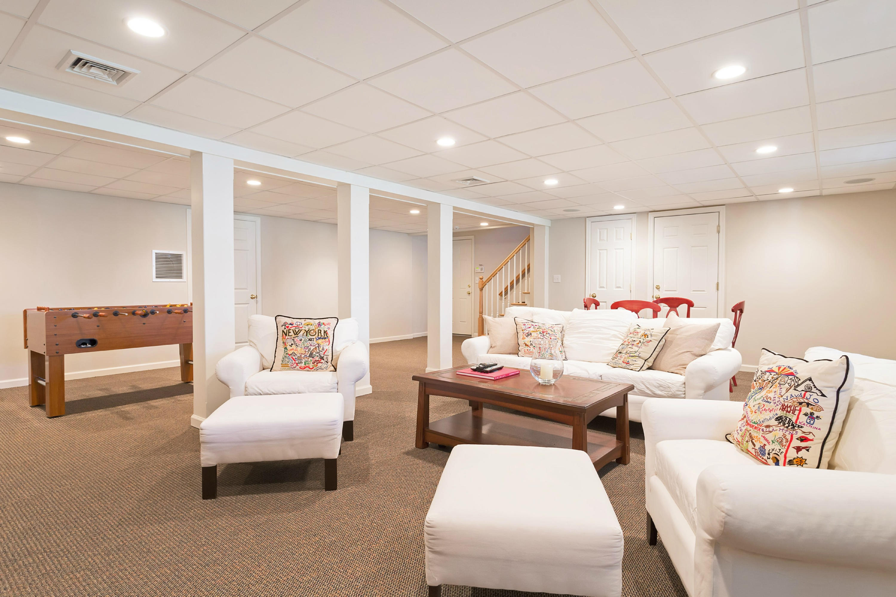18 Country Club Road Darien, CT 06820 - Photo 26 of 29 a living room with furniture