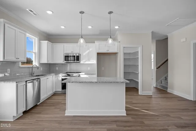 $459,000 | 25 Diamond Creek Drive, Zebulon, NC 27597