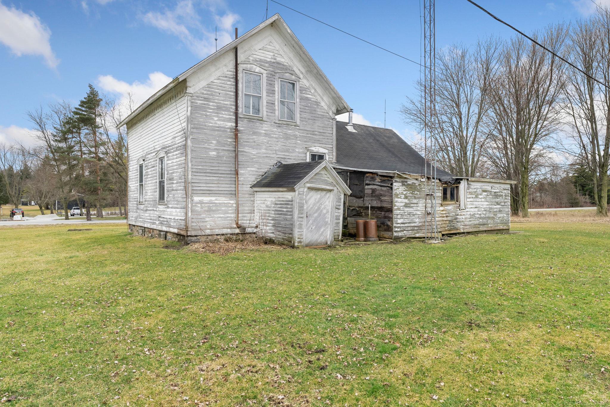 7075 Galbraith Line Road Lexington, MI 48450 - Photo 32 of 37 Gallery Image 32