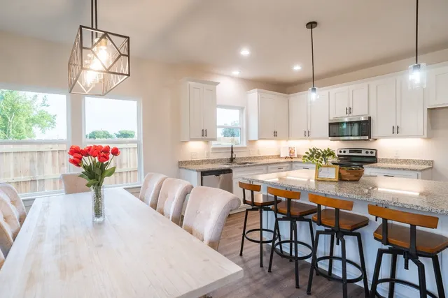 $364,500 | 304 String Prairie Way, Smithville, TX 78957