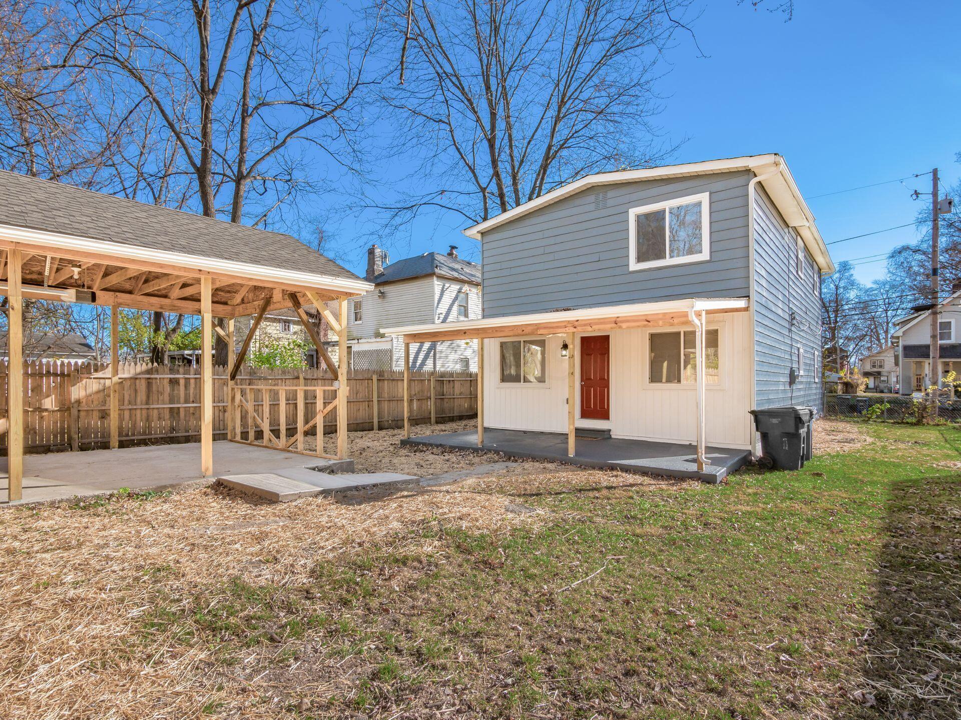 2318 Ridgeway Avenue Columbus, OH 43219 - Photo 29 of 29 Fenced Backyard
