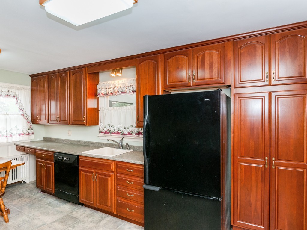 18 Lovell Road Watertown, MA 02472 - Photo 8 of 30