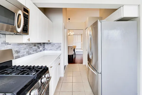 $325,000 | 7230 Adams Street, Unit D, Willowbrook, IL 60527
