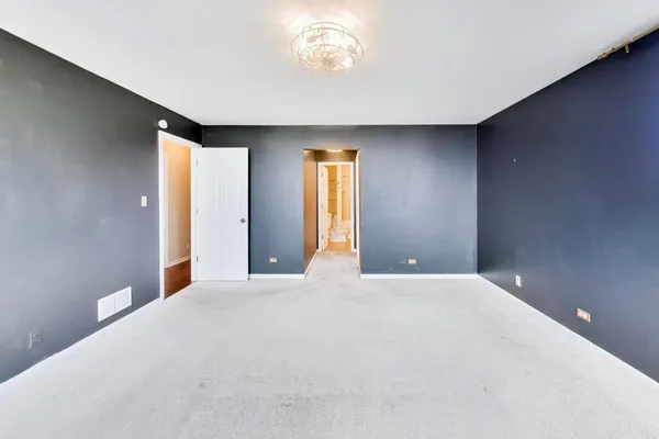 $325,000 | 7230 Adams Street, Unit D, Willowbrook, IL 60527