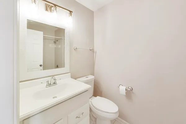 $325,000 | 7230 Adams Street, Unit D, Willowbrook, IL 60527