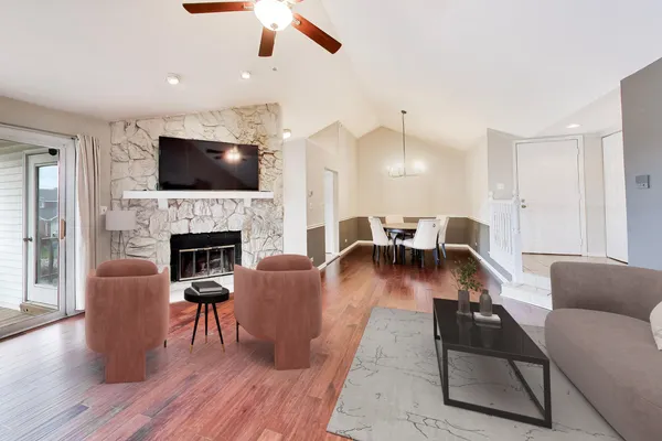 $325,000 | 7230 Adams Street, Unit D, Willowbrook, IL 60527