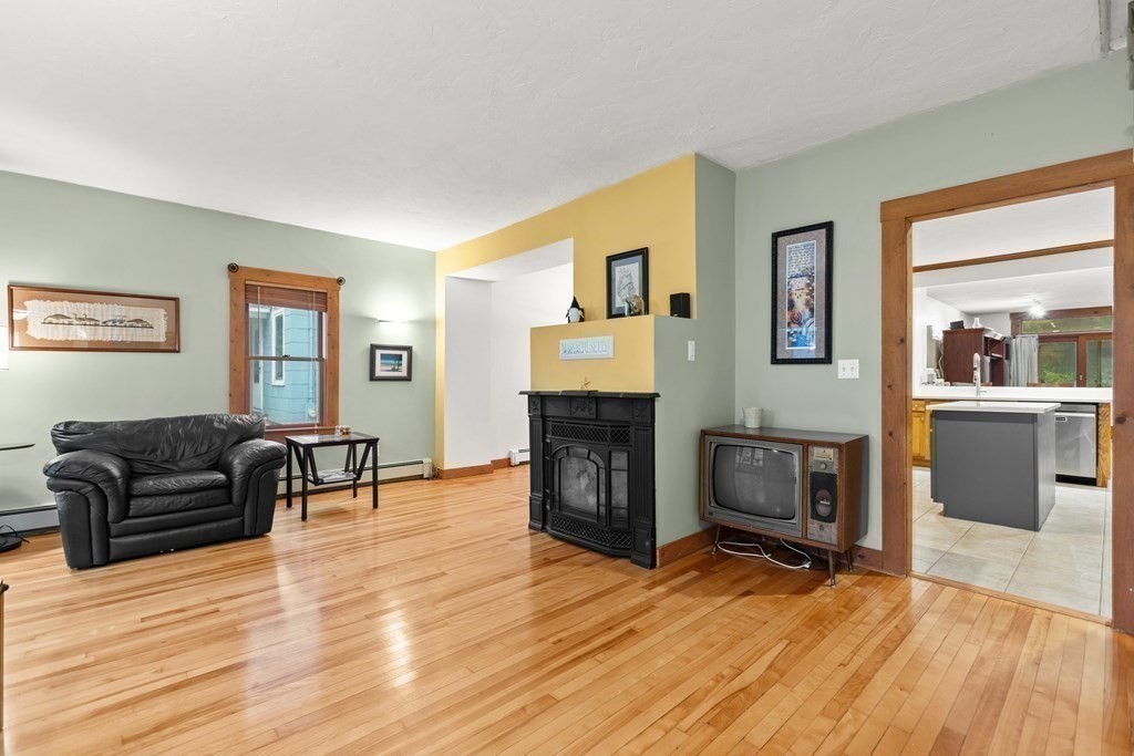 51 Thompson Street Maynard, MA 01754 - Photo 5 of 37 Gallery Image 5