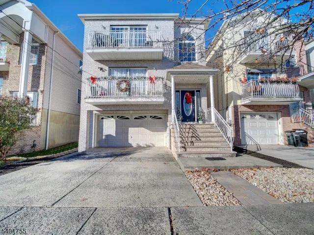 $949,900 | 415 Loomis Street, Elizabeth Port, NJ 07206