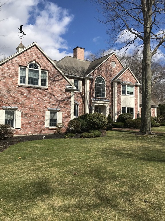 8 Stafford Road Lynnfield, MA 01940 - Photo 3 of 23 Gallery Image 3