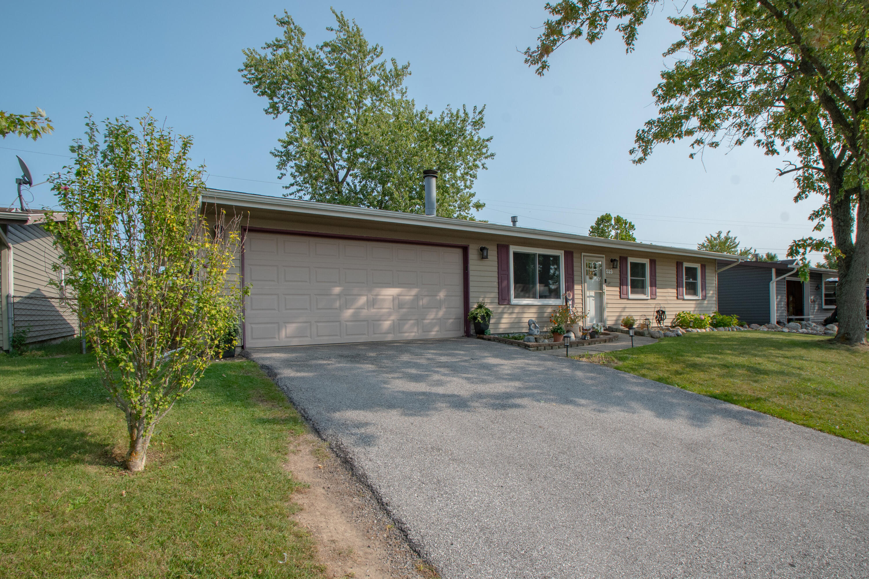 523 Raven Road Valparaiso, IN 46385 - Photo 1 of 24 3000x1999