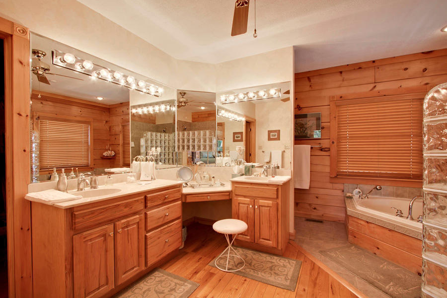 207 Old Ridge Road Kingston, TN 37763 - Photo 22 of 40 master bath