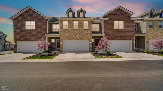 $399,900 | 11436 Mossy Court, Unit 101, Fishers, IN 46037