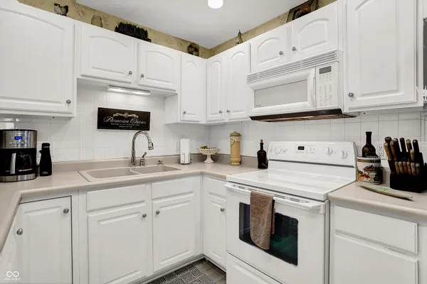 $274,900 | 1664 Vidalia Court, Greenwood, IN 46143