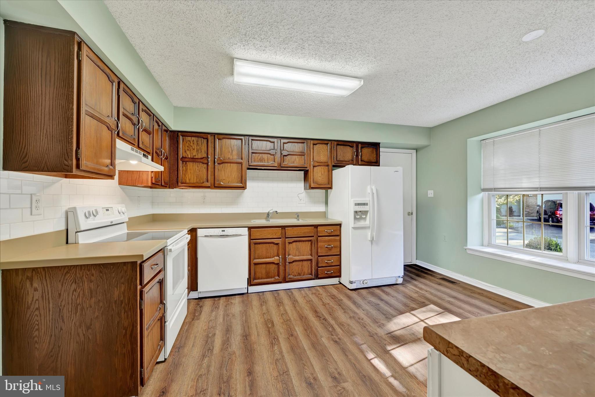 1012 Mastline Drive Annapolis, MD 21401 - Photo 6 of 85