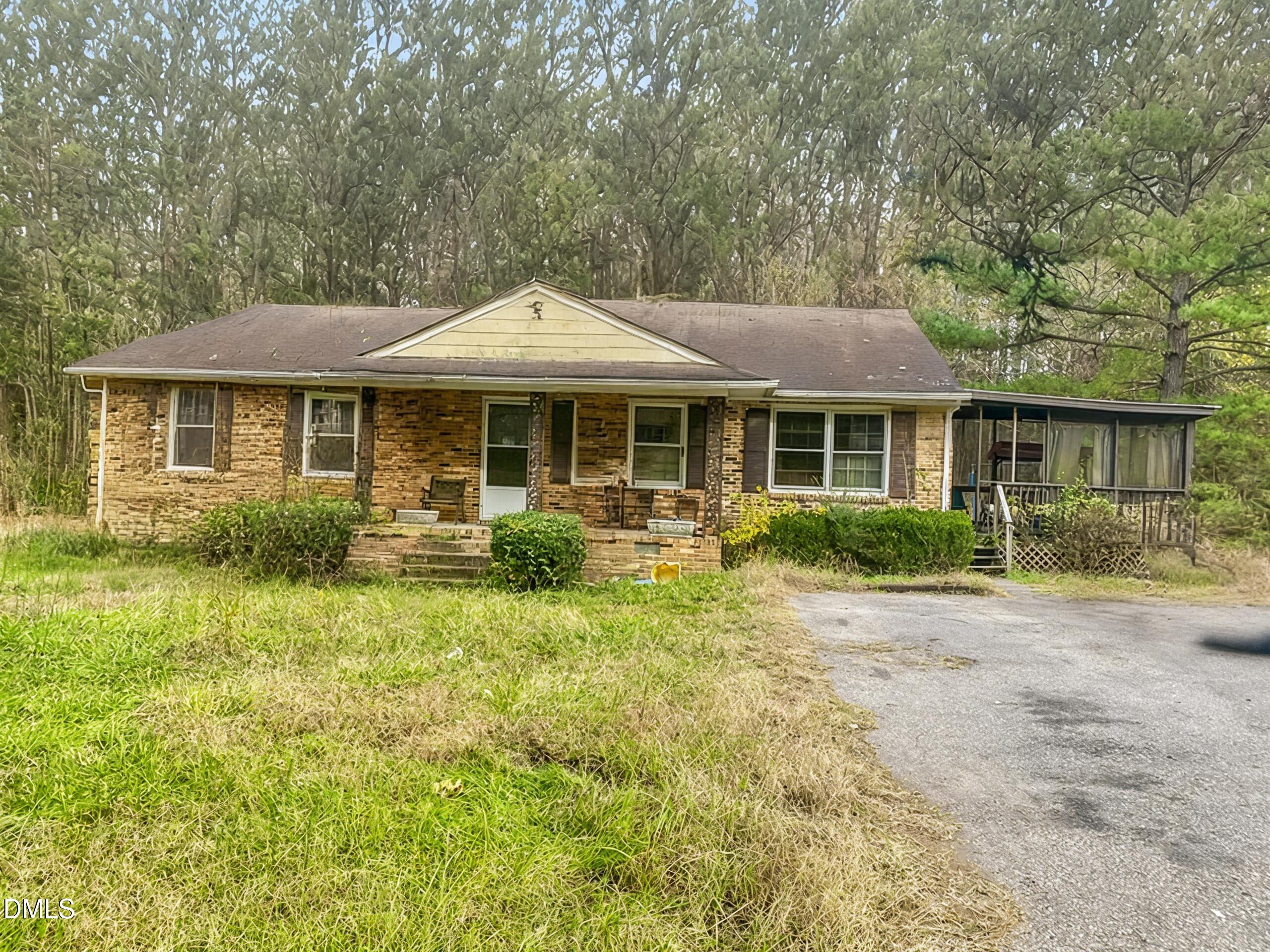 142 Kings Rd Front View