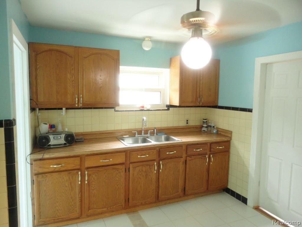 21120 Doepfer Road Warren, MI 48091 - Photo 10 of 22