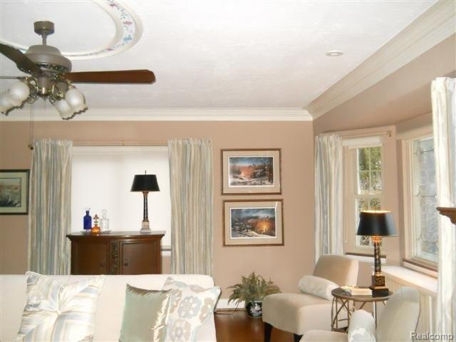 729 Washington Road Grosse Pointe, MI 48230 - Photo 7 of 13 834 WESTCHESTER 017 (Small).jpg