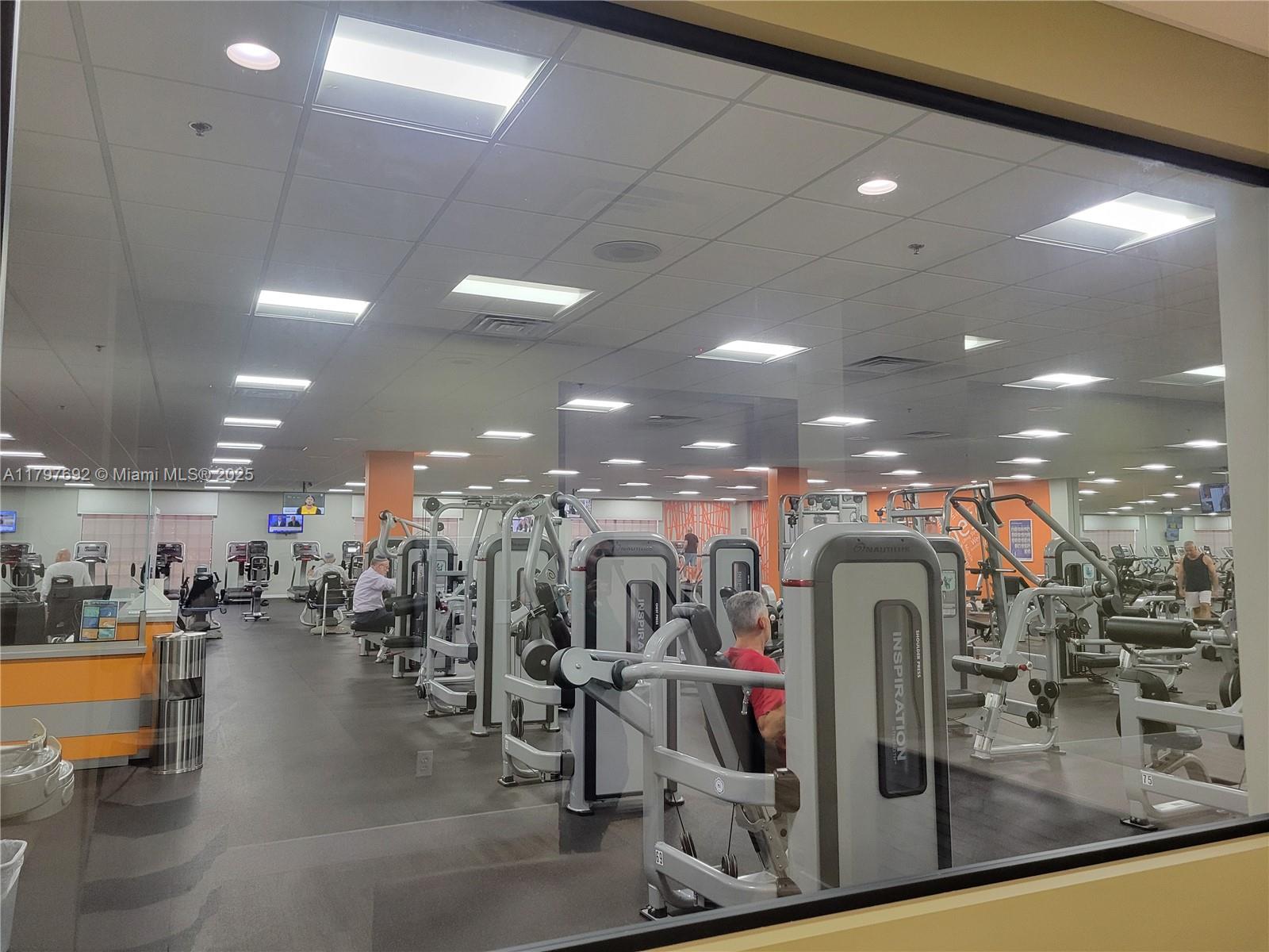 2081 Exeter, Unit E Boca Raton, FL 33434 - Photo 13 of 16