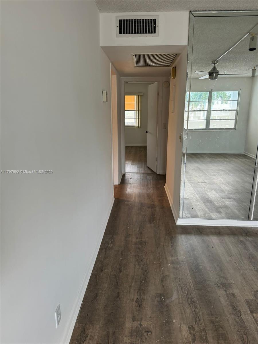 2081 Exeter, Unit E Boca Raton, FL 33434 - Photo 3 of 16