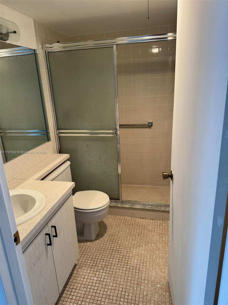 2081 Exeter, Unit E Boca Raton, FL 33434 - Photo 7 of 16