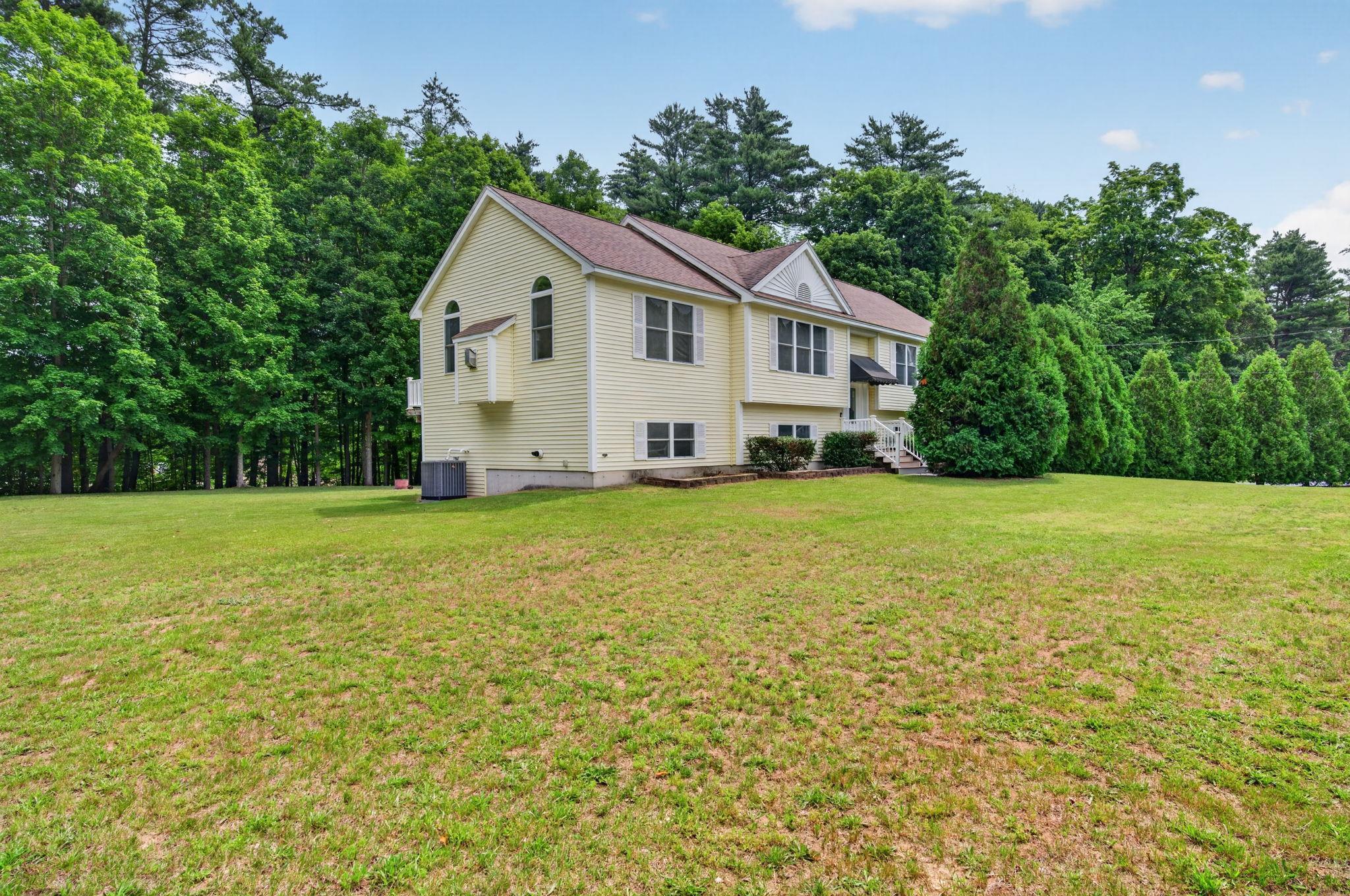 129 East Main Street Hampstead, NH 03826 - Photo 3 of 37