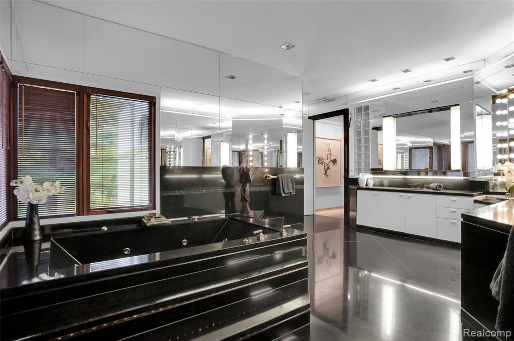 1335 Trowbridge Road Bloomfield Hills, MI 48304 - Photo 45 of 70