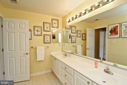 8737 Ridge Road Bethesda, MD 20817 - Photo 18 of 23 Hall Bath