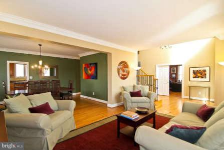 8737 Ridge Road Bethesda, MD 20817 - Photo 4 of 23 Formal Living Room