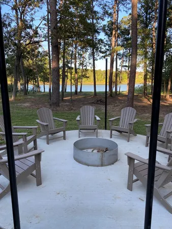 $1,500,000 | 106 Joan Street, Zavalla, TX 75980