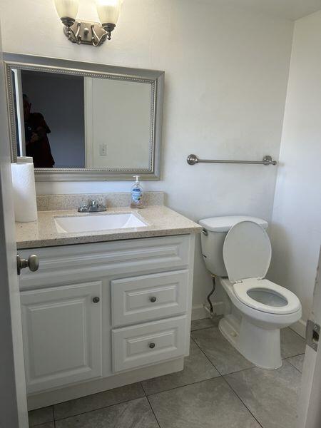 5401 Northwest 2nd Avenue, Unit 319 Boca Raton, FL 33487 - Photo 13 of 20 Half Bath