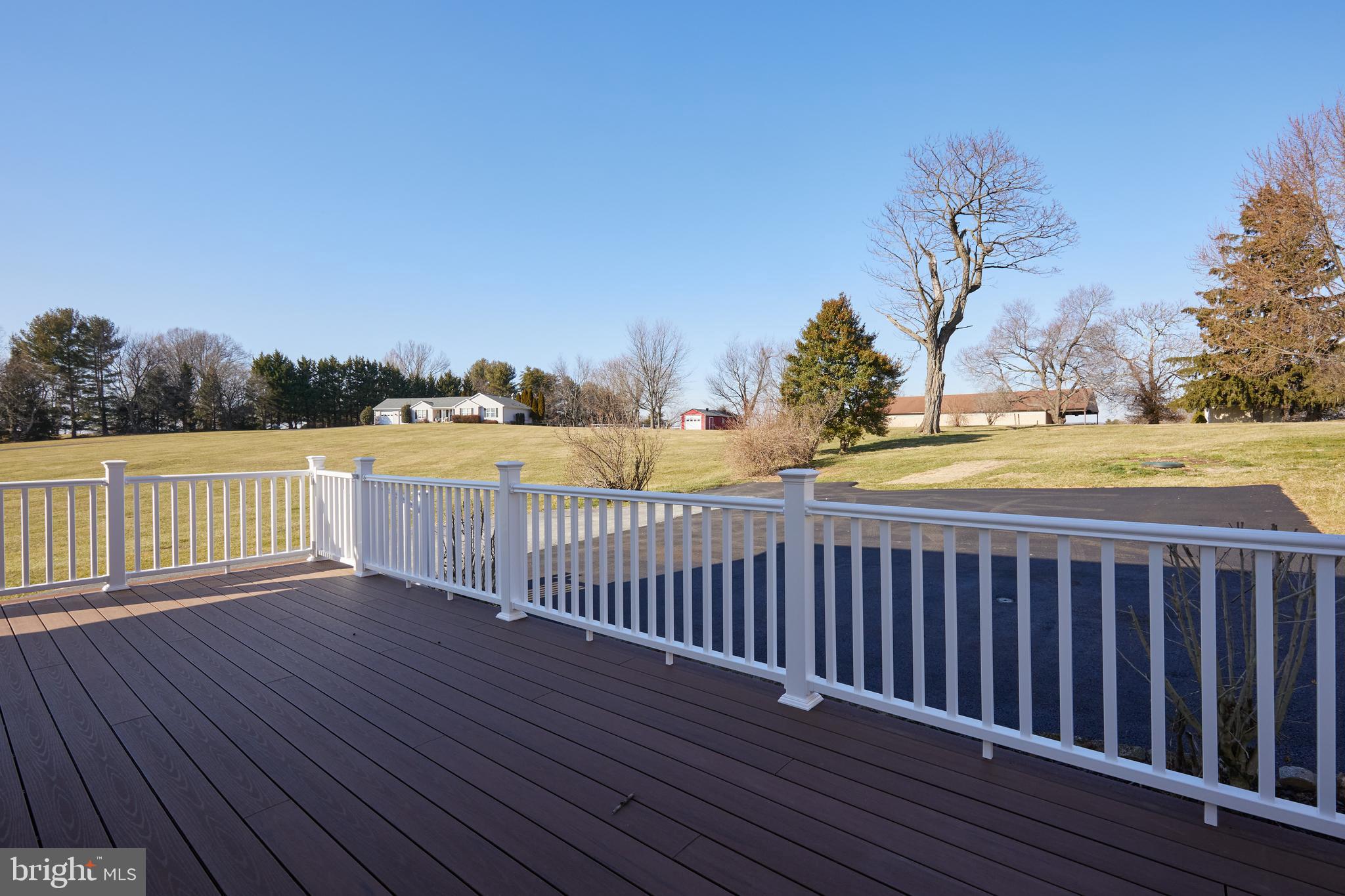 18325 Barnesville Road Barnesville, MD 20838 - Photo 25 of 31 Back deck with rear access to kitchen