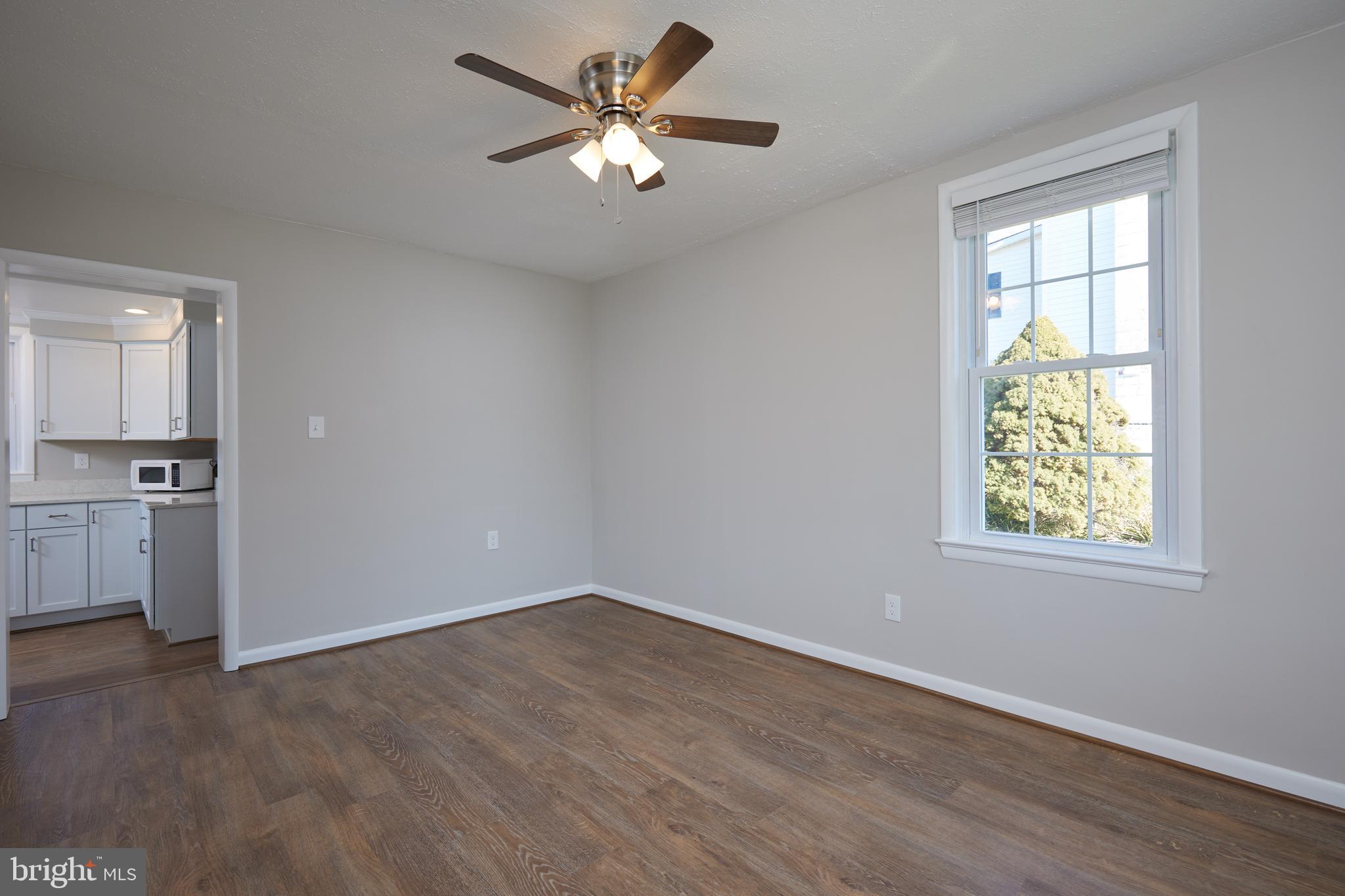 18325 Barnesville Road Barnesville, MD 20838 - Photo 8 of 31 Dining room