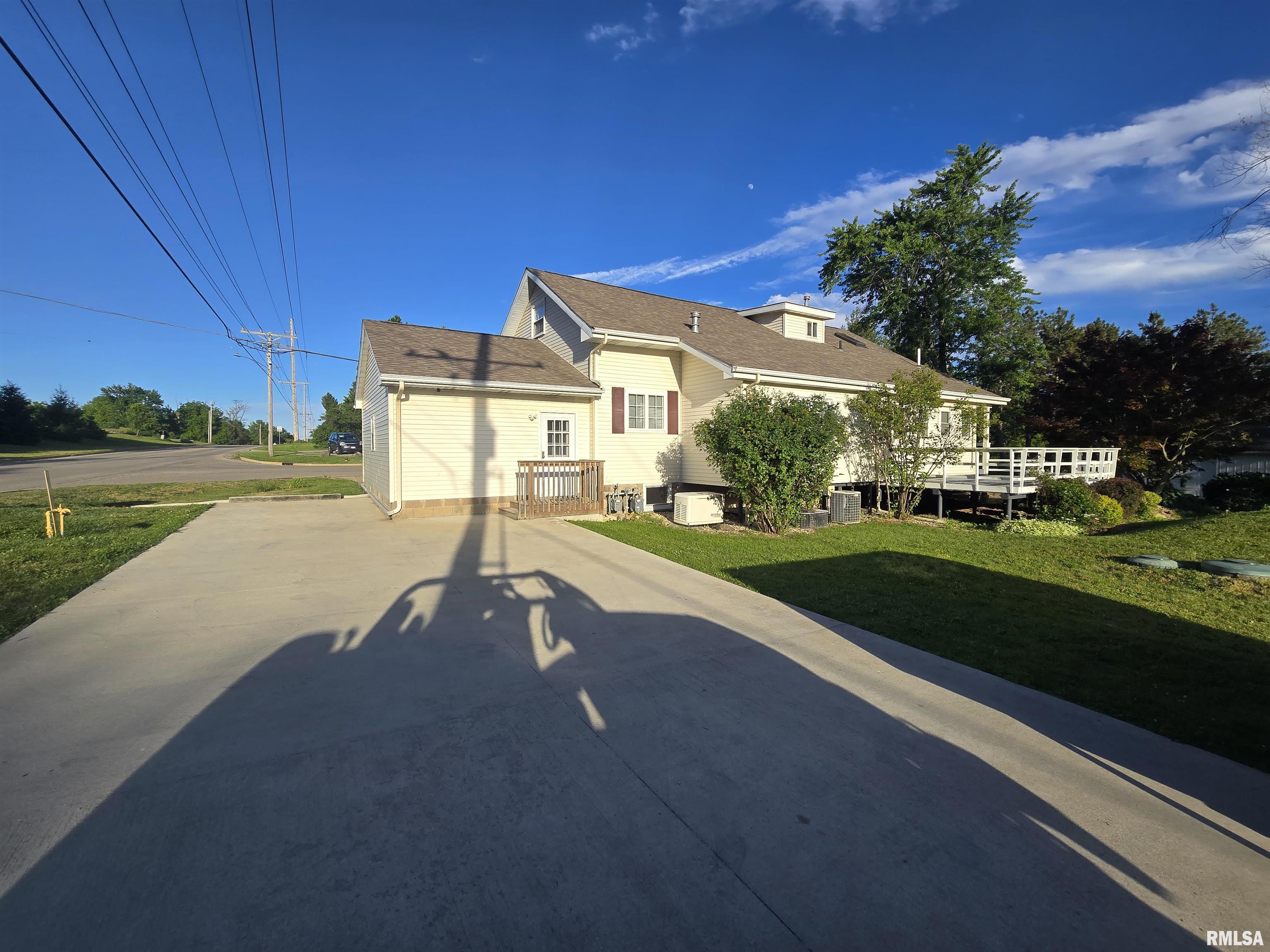 108 School Street Washington, IL 61571 - Photo 4 of 62