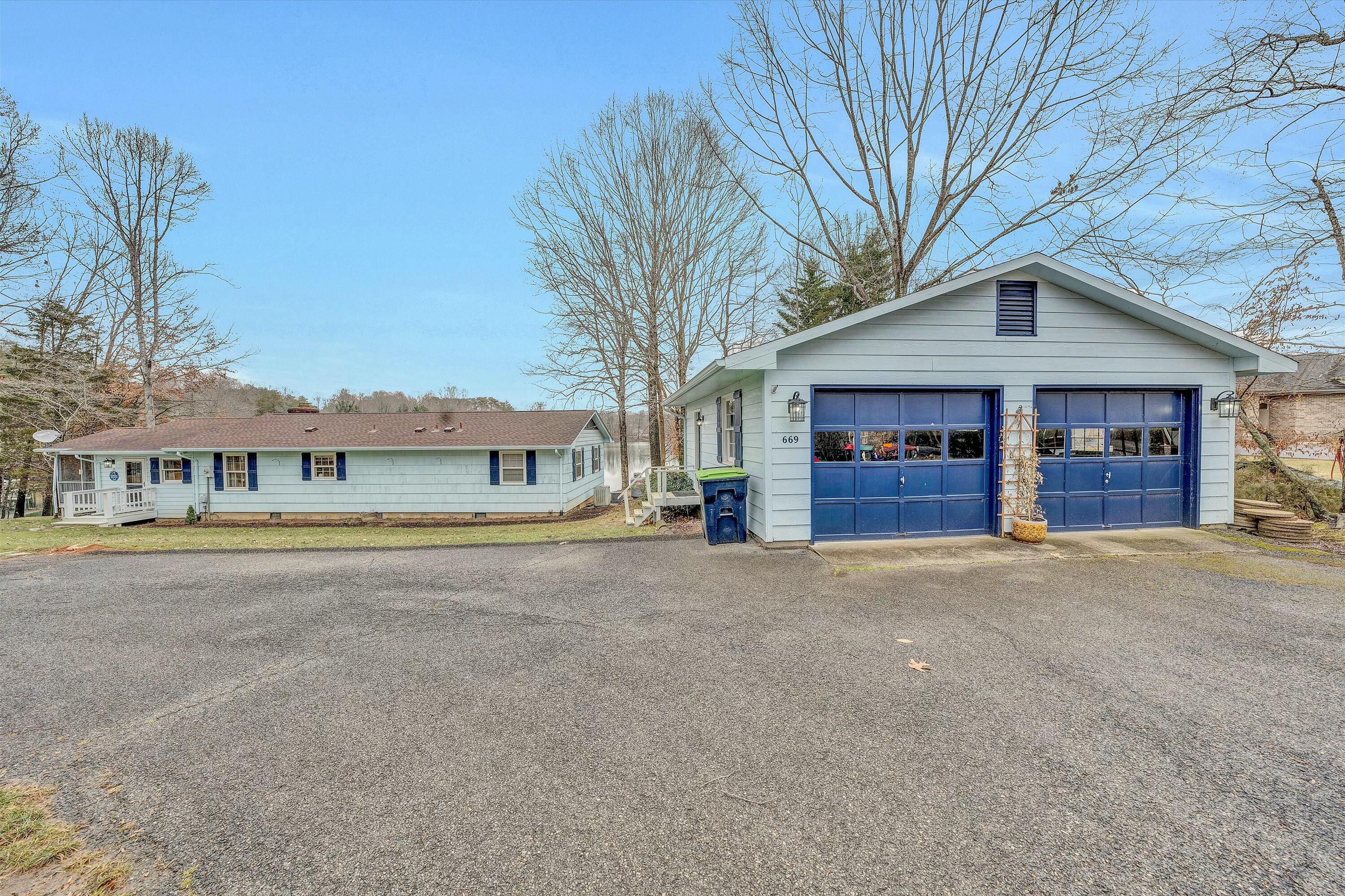 669 Periwinkle Road