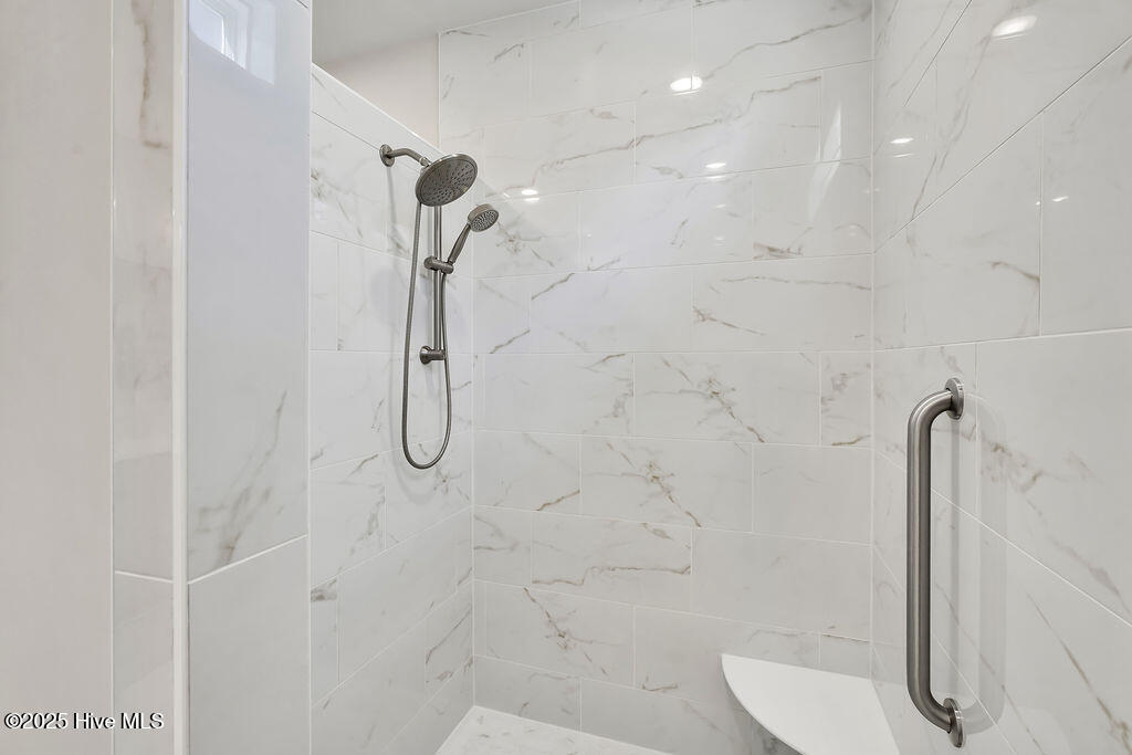 3791BayColonyRoadNortheast-74